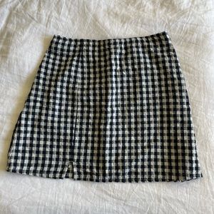 American Eagle navy checkered skirt. Size S.